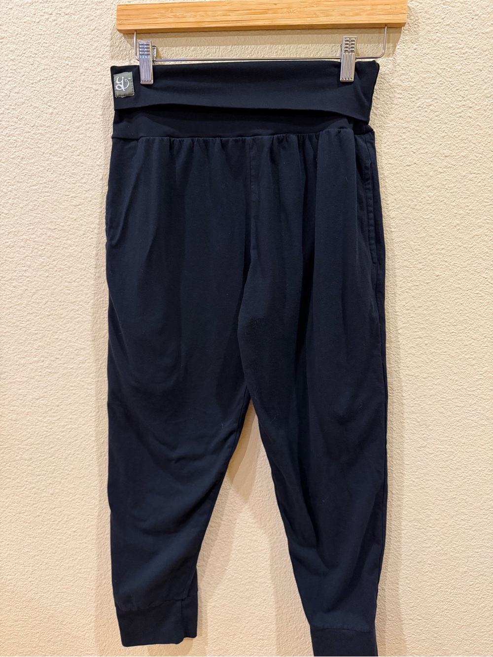 Fold-Over Waist Cropped Jogger Pants in Black